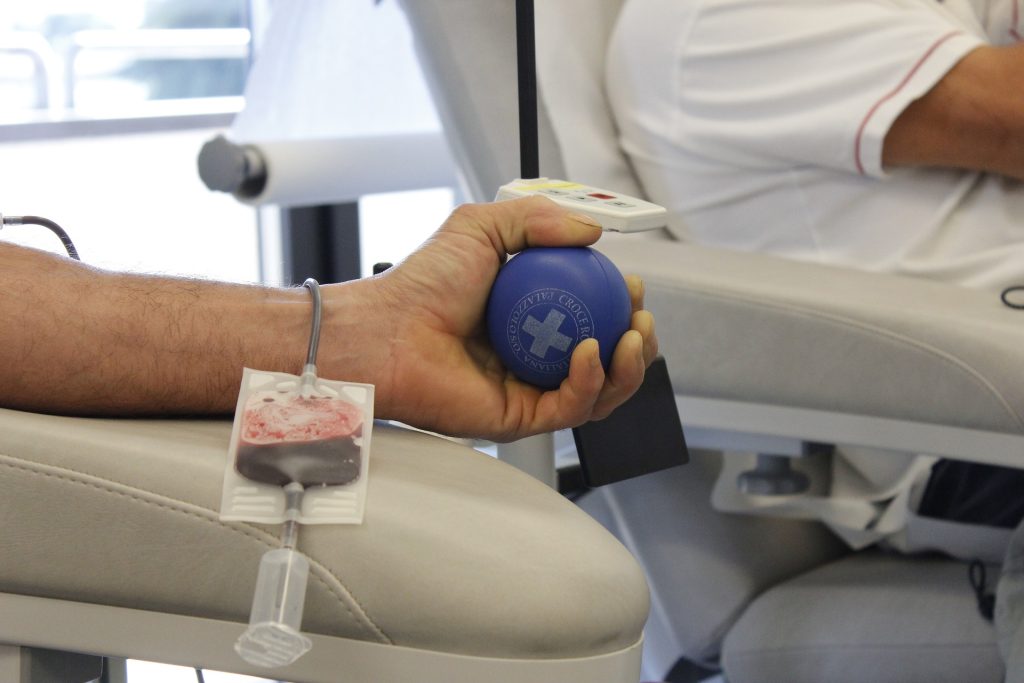 Bloodletting on a National Blood Donor Month | Breast Cancer Car Donations