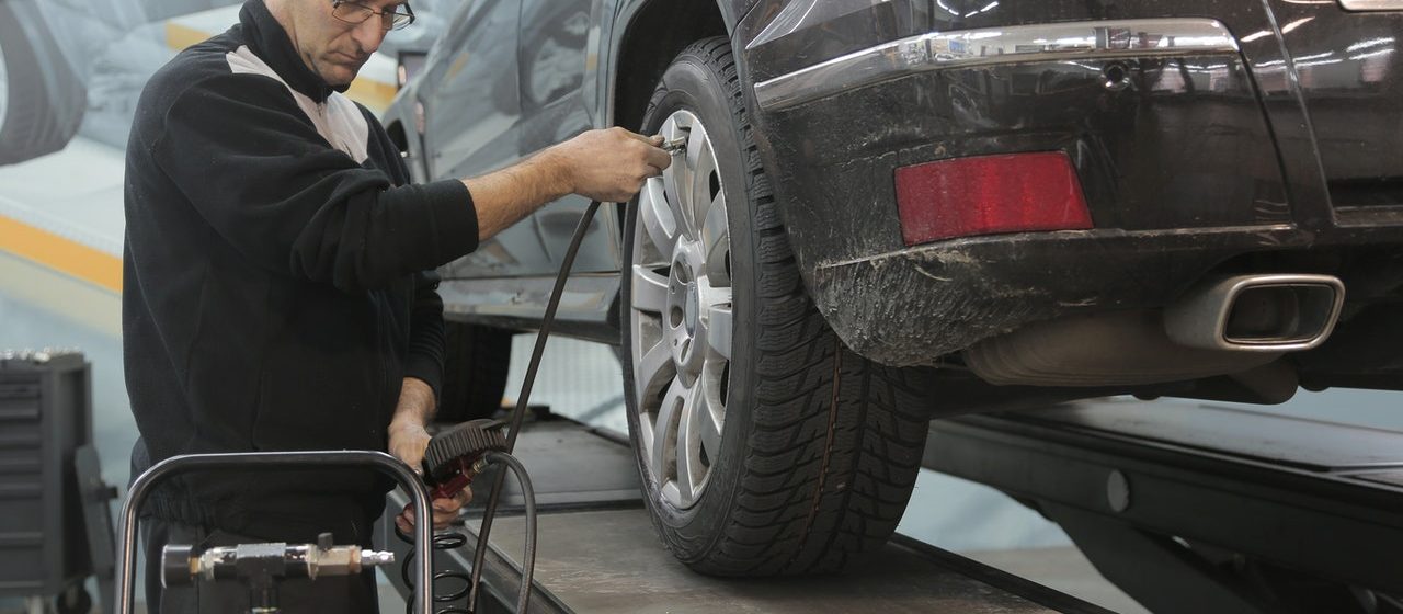 Car Maintenance in a Garage | Breast Cancer Car Donations