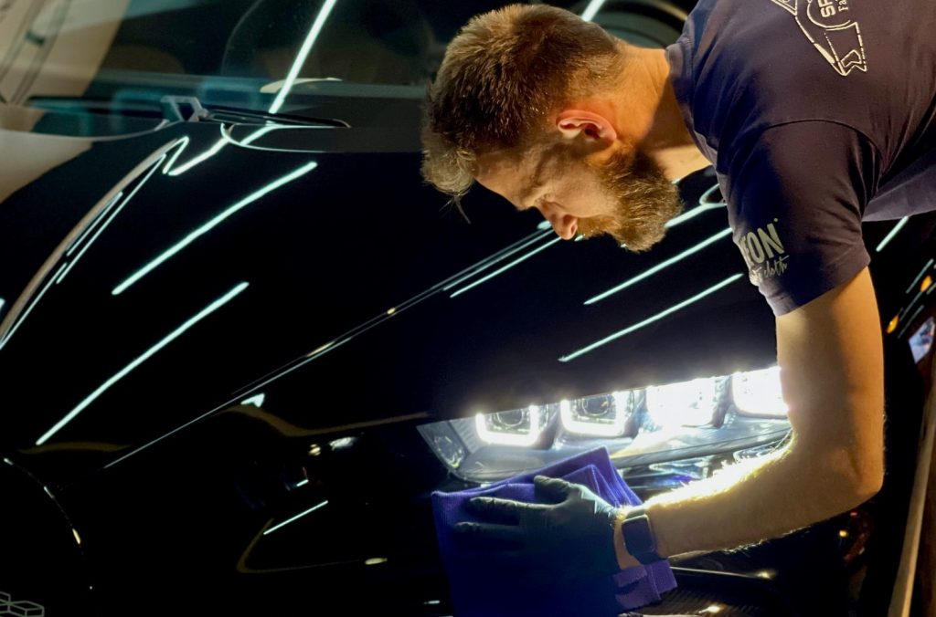Waxing Car Like a Pro | Breast Cancer Car Donations