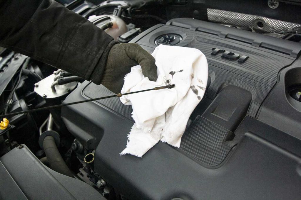 Signs That Your Car Needs an Oil Change | Breast Cancer Car Donations