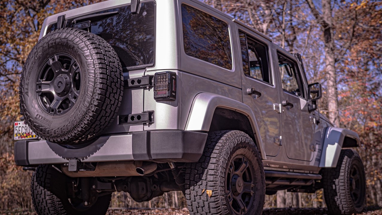 A Silver Jeep Wrangler |Breast Cancer Car Donations