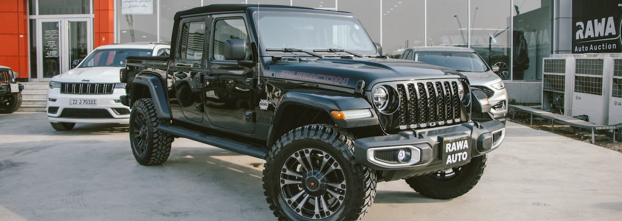 A Black Jeep Gladiator | Breast Cancer Car Donations