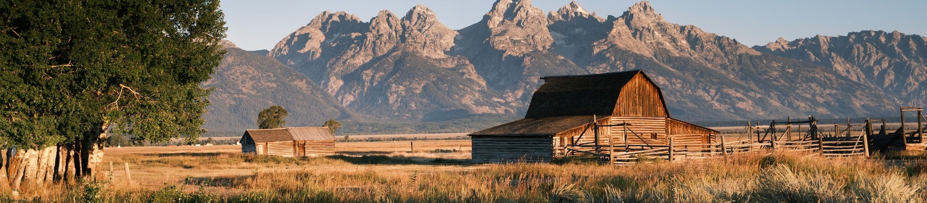 A barn in a open field | Breast Cancer Car Donations