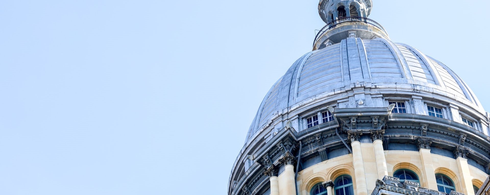 Exterior close up of the Illinois Capitol dome | Breast Cancer Car Donations